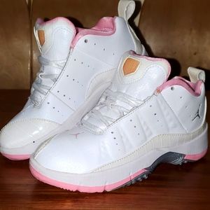 Girls Jordan x Derek Jeter Shoes